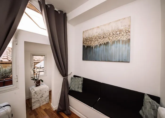 Fellini Design Suites Romе *